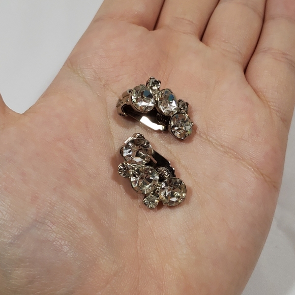 [5/$25] Beautiful Rhinestone Clip-on Earrings - Picture 6 of 6
